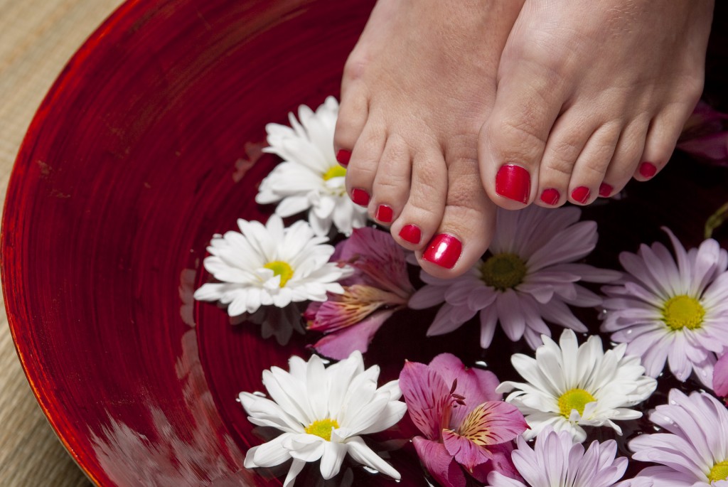 Cuida tus pies con cremas hidratantes tras el ajetreo de las navidades